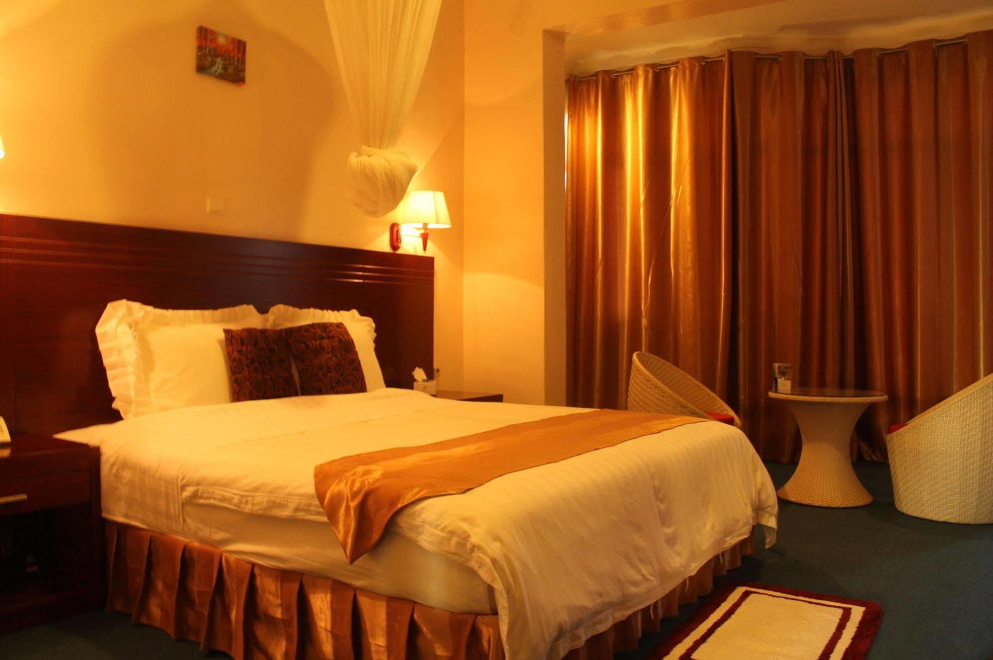 Nobleza Hotel Κιγκάλι Εξωτερικό φωτογραφία